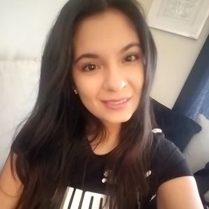 Meet your Posher, Leticia